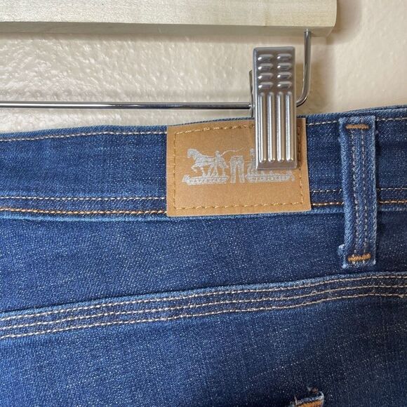 Levi's Jeans Women's 18W Blue 580  Boot Cut Defined Waist Dark Wash - Picture 6 of 11